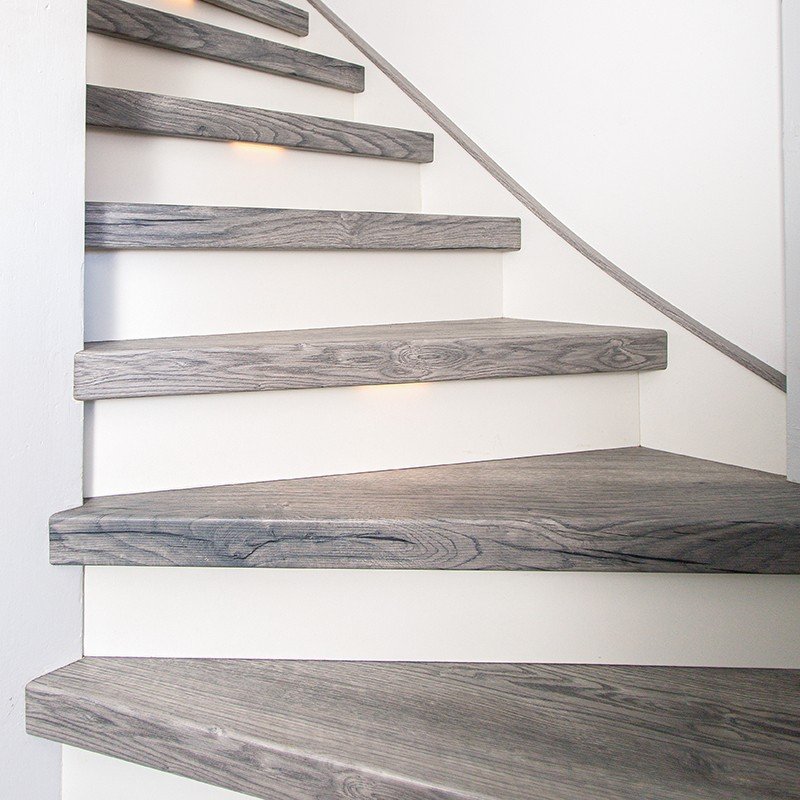 Alaskan Driftwood trapkelur met wit stootbord