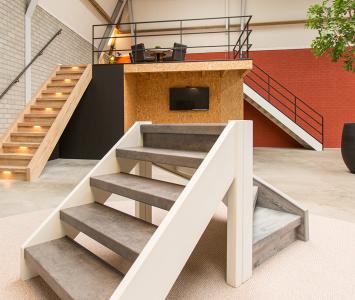 bezoek daniels traprenovatie showroom