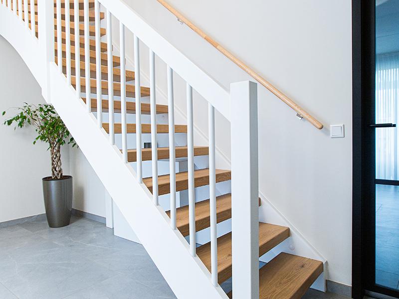 traprenovatie voorbeelden die modern en strak ogen